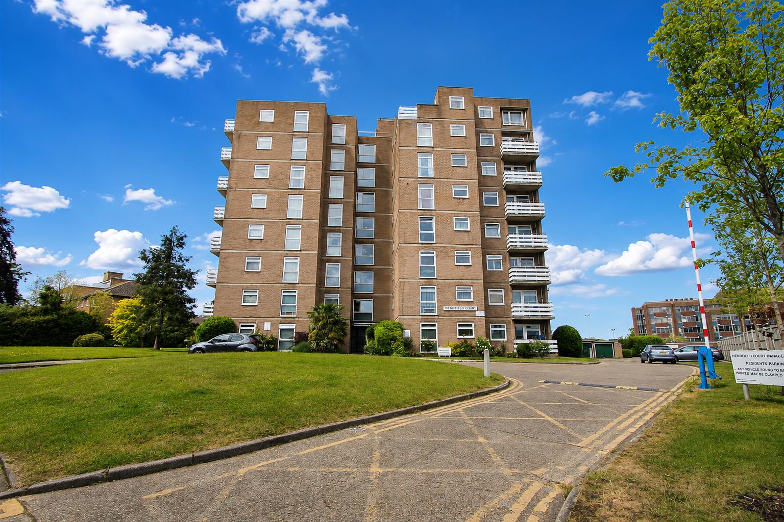 2 bed property in Beddington Gardens, Wallington
